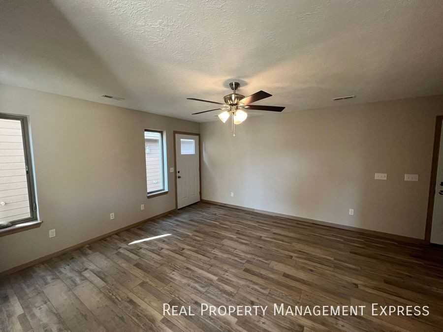 9715 W Broek Dr - Photo 4 of 20