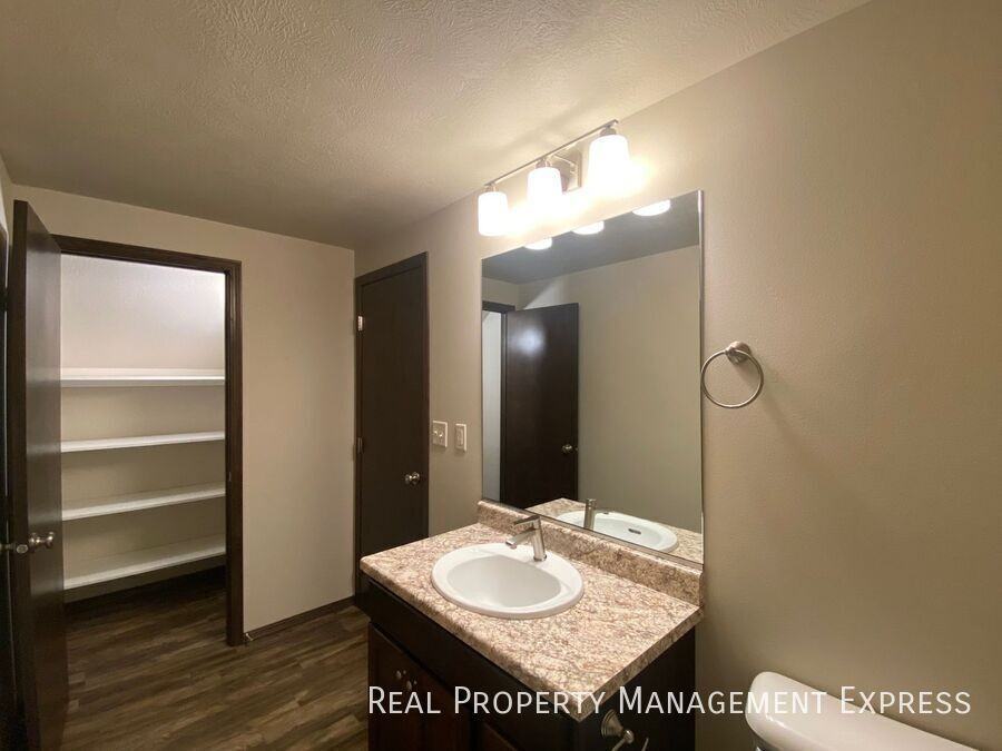 5822 S Whisper Creek Pl - Photo 6 of 17