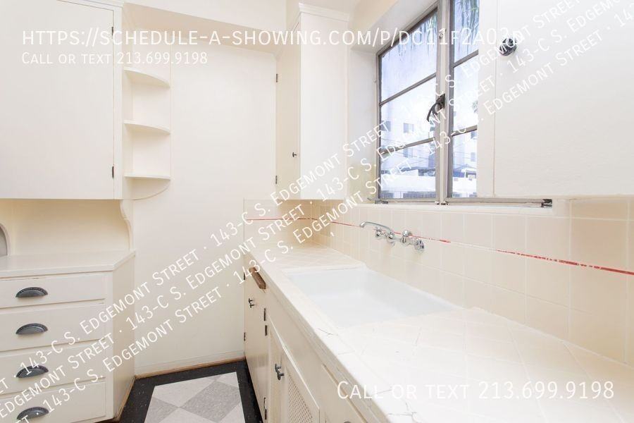 143 S Edgemont St Apt C - Photo 7 of 23