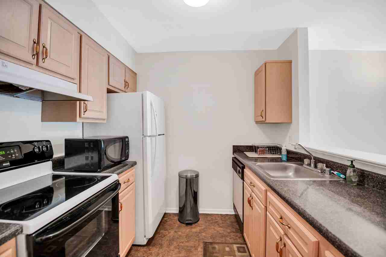 3944 Woodhue Pl #22 - Photo 6 of 20