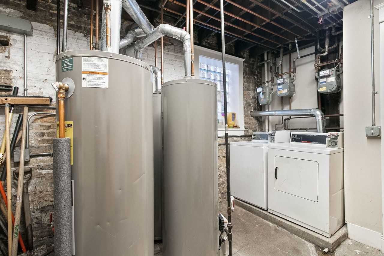 1821 N Sawyer Ave #2 - Photo 7 of 8