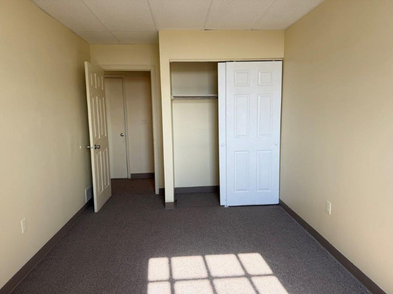 46 S 8th St #403 - Photo 4 of 28