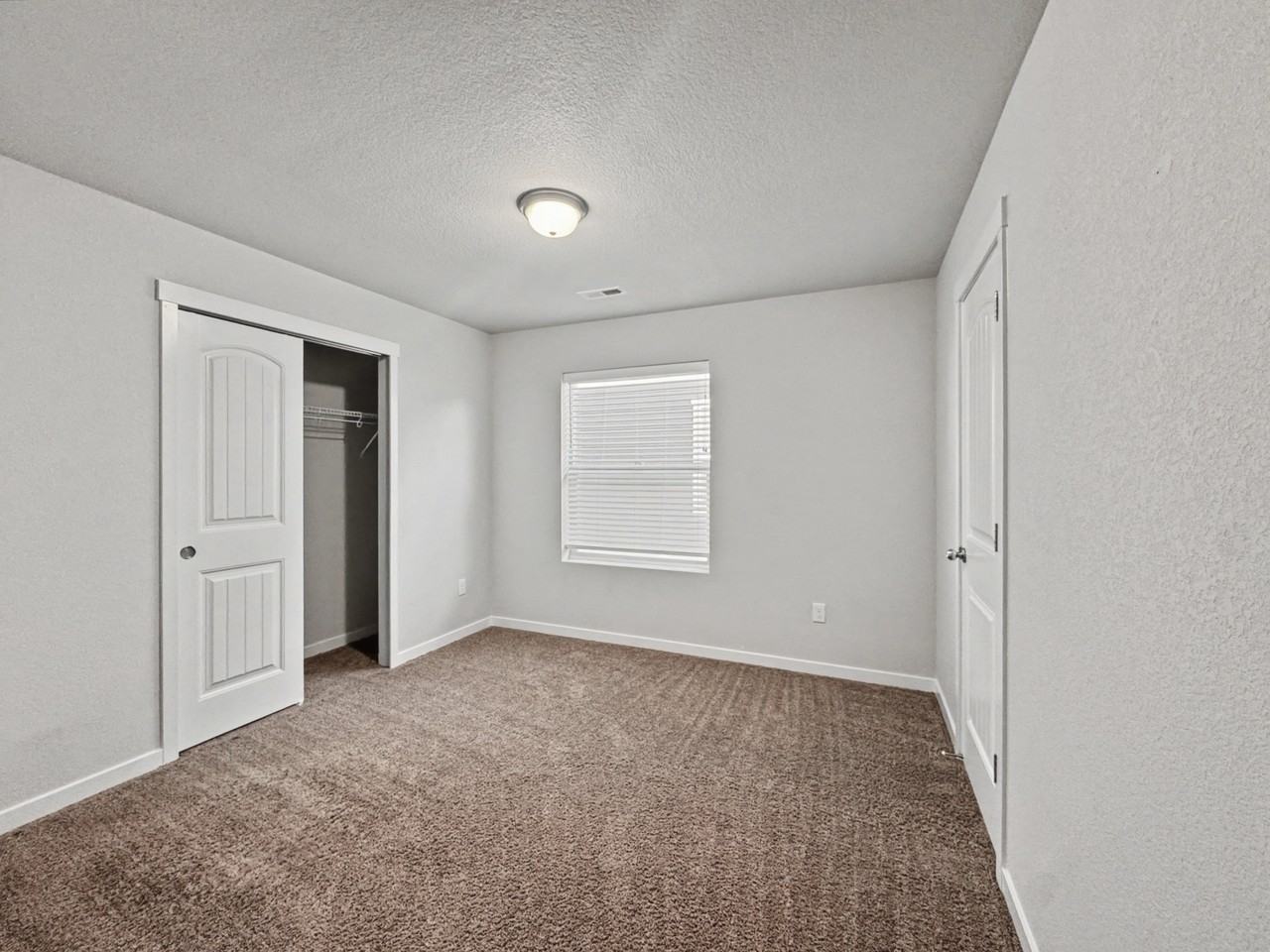 4668 Ports Down Ln - Photo 4 of 33