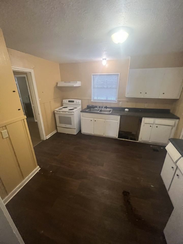 1215 Tara Rd - Photo 4 of 12