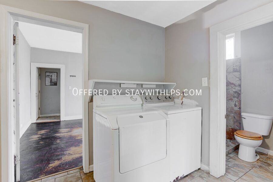 132 N Evergreen St #6 - Photo 5 of 11