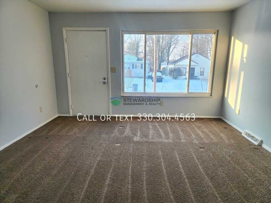 787 Georgia Ave - Photo 2 of 22