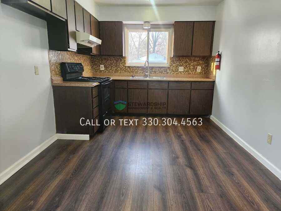 787 Georgia Ave - Photo 5 of 22