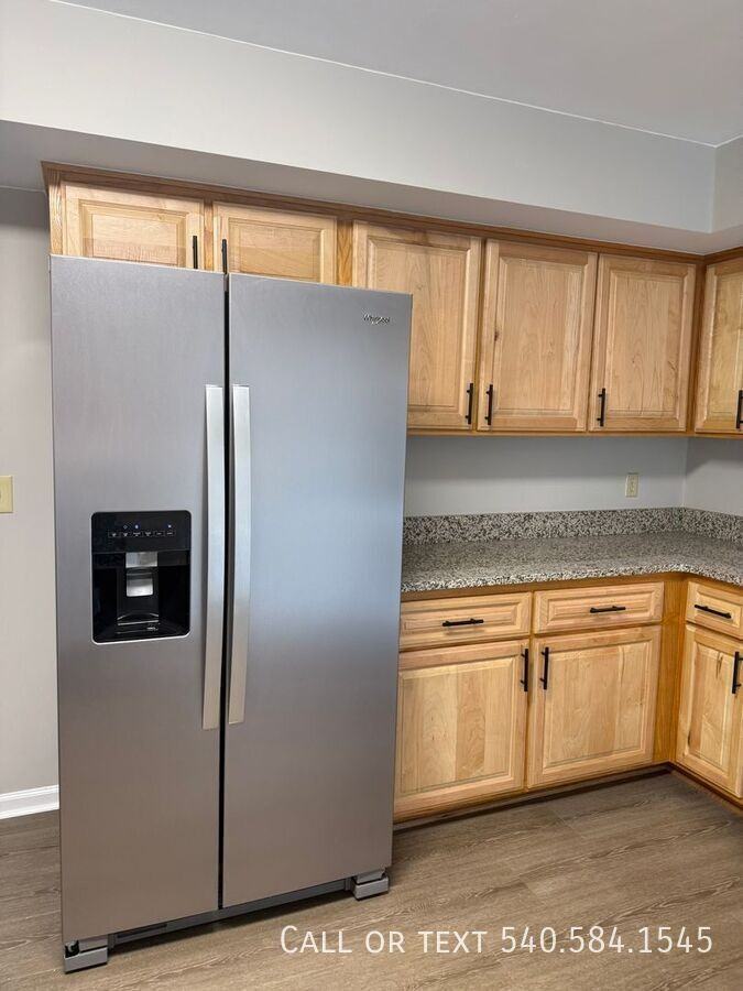 5015 Pollyhill Ln - Photo 3 of 18