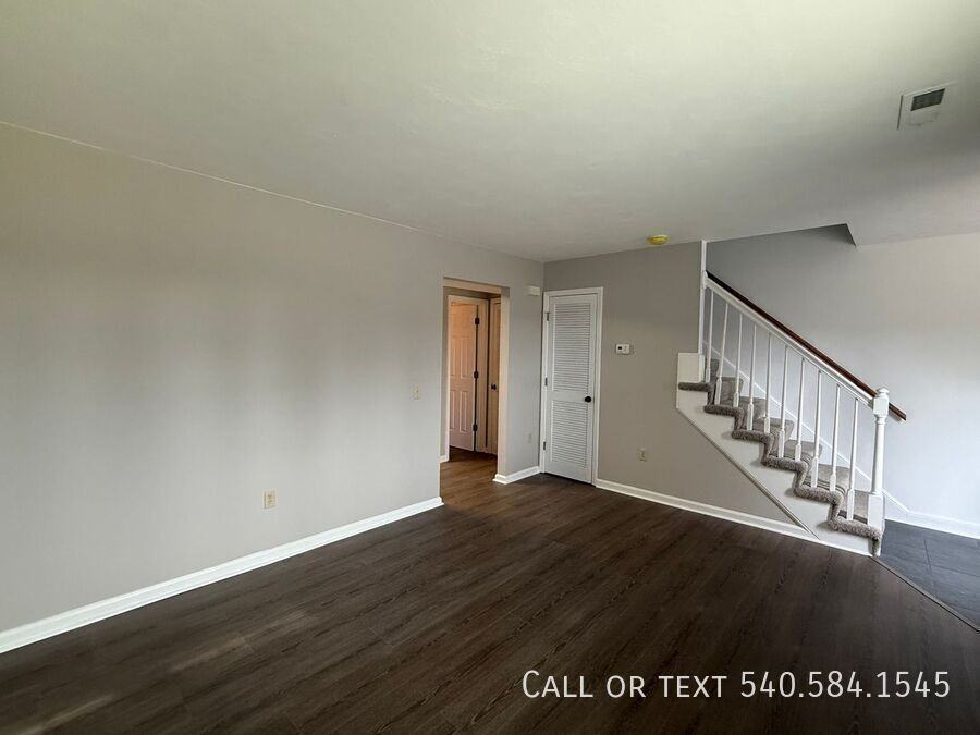 5015 Pollyhill Ln - Photo 4 of 18