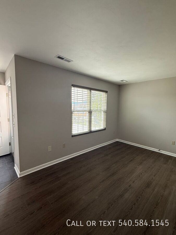 5015 Pollyhill Ln - Photo 5 of 18