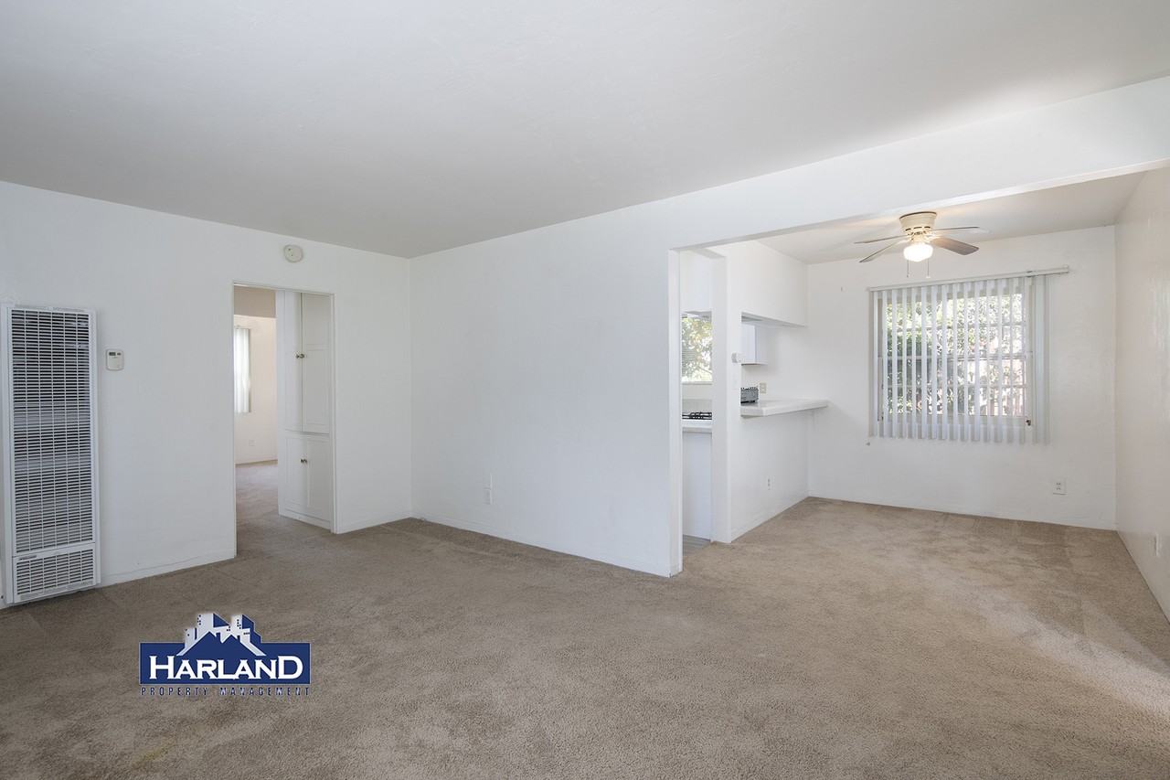 2112 Thomas Ave - Photo 2 of 10