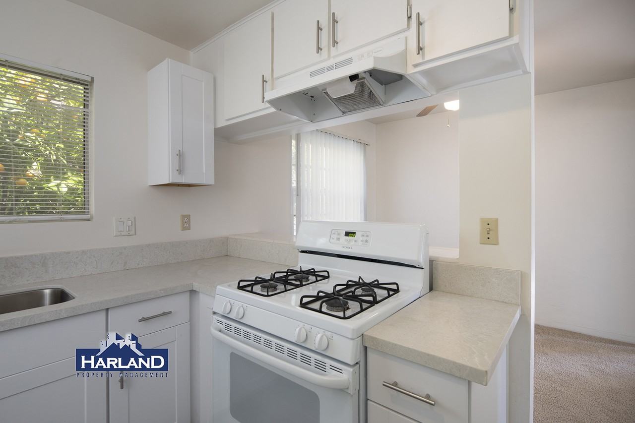 2112 Thomas Ave - Photo 5 of 10