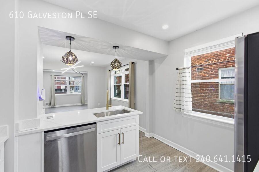 610 Galveston Pl Se - Photo 2 of 22