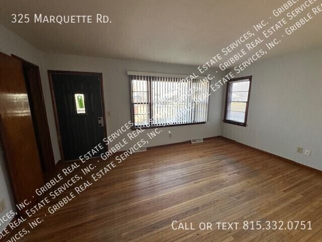 325 Marquette Rd - Photo 3 of 9