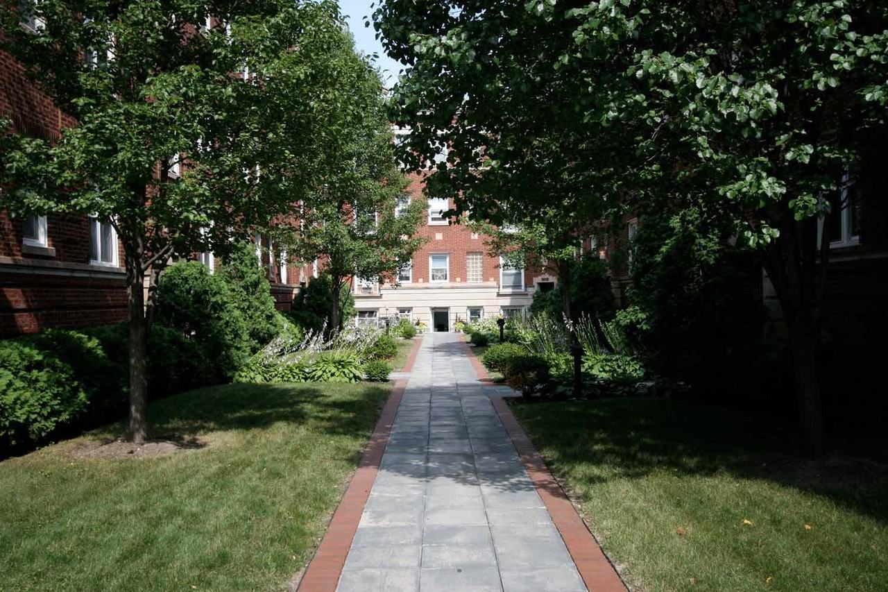 4721 S. Ellis Avenue - Photo 4 of 50