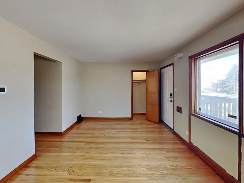 8833 S Troy Ave #NA - Photo 3 of 12