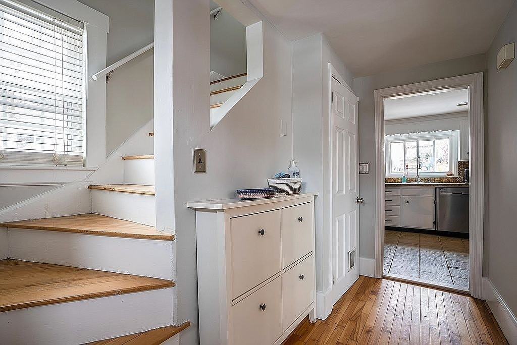 62 Mount Vernon Street - Photo 3 of 12