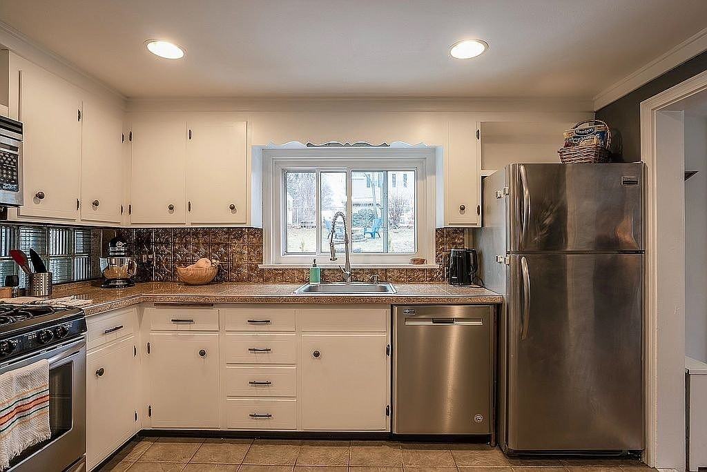 62 Mount Vernon Street - Photo 7 of 12