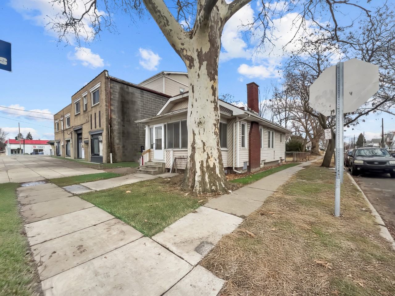 3928 Upton Ave #NA - Photo 3 of 32