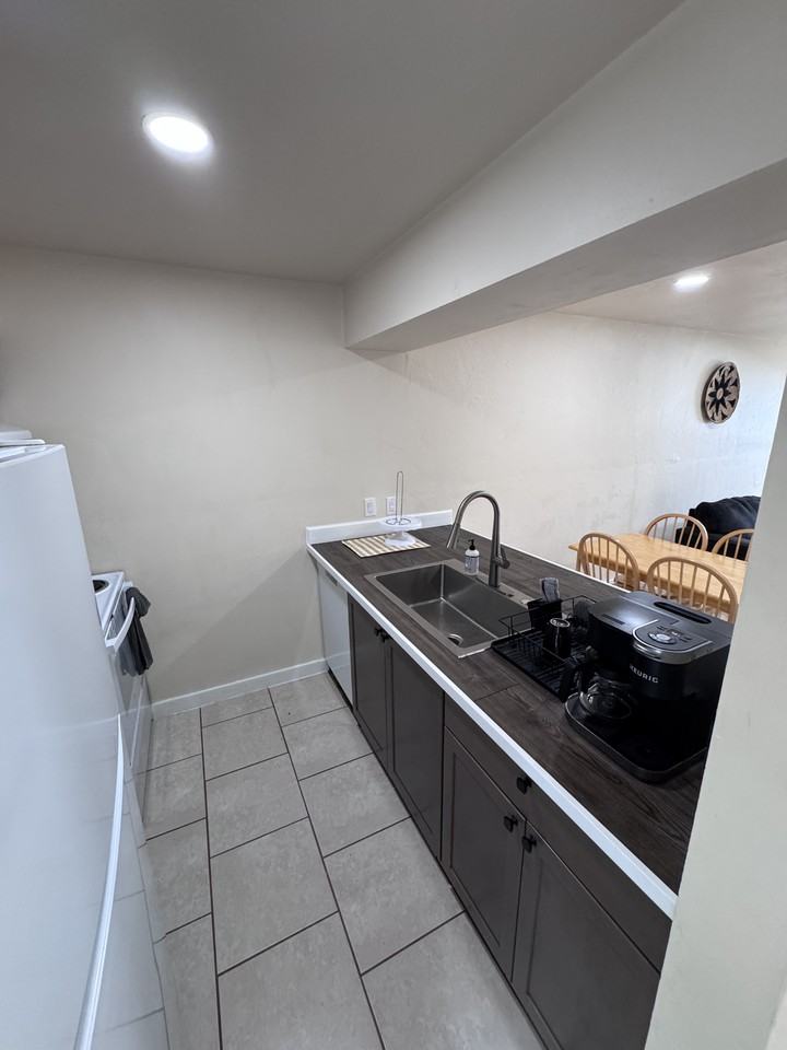 1826 Sw 69th Ter #B - Photo 3 of 29