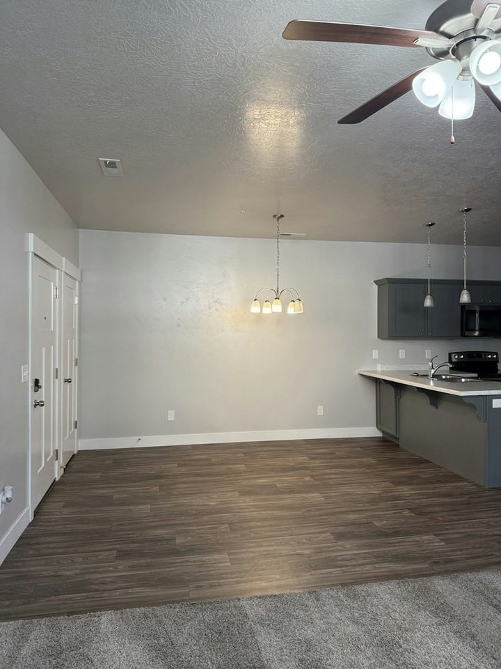 1836 West Terra Vista Lane - Photo 3 of 10