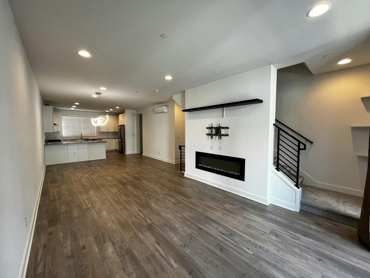 11408 117th Lane Northeast, Unit 5 - Photo 2 of 20