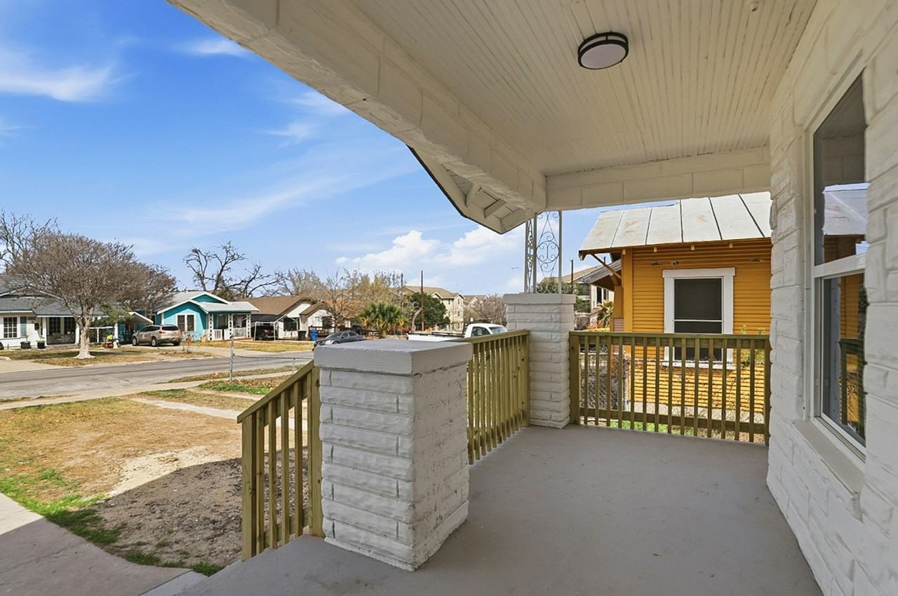 1230 Hammond Avenue - Photo 4 of 24