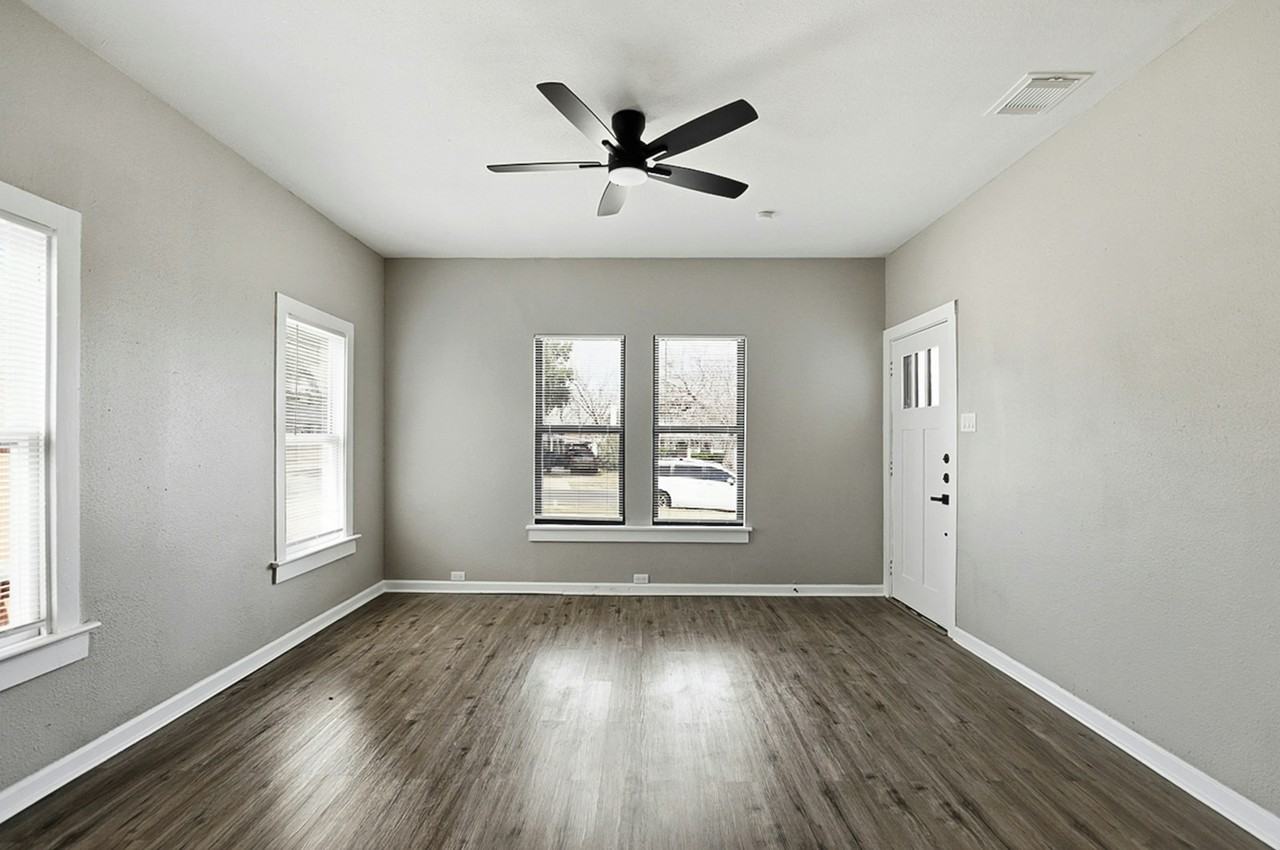 1230 Hammond Avenue - Photo 7 of 24