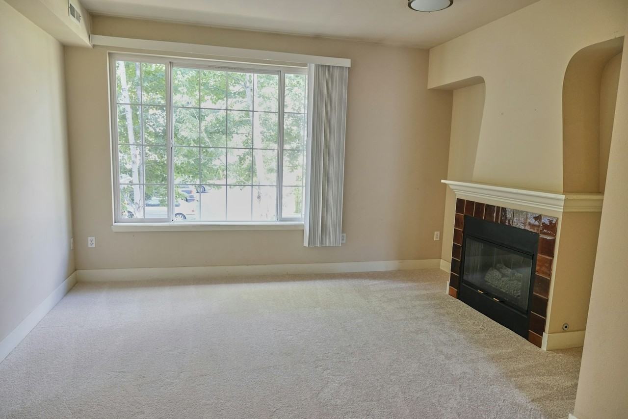 18268 NE 97th Way #105, Unit 1 - Photo 2 of 10