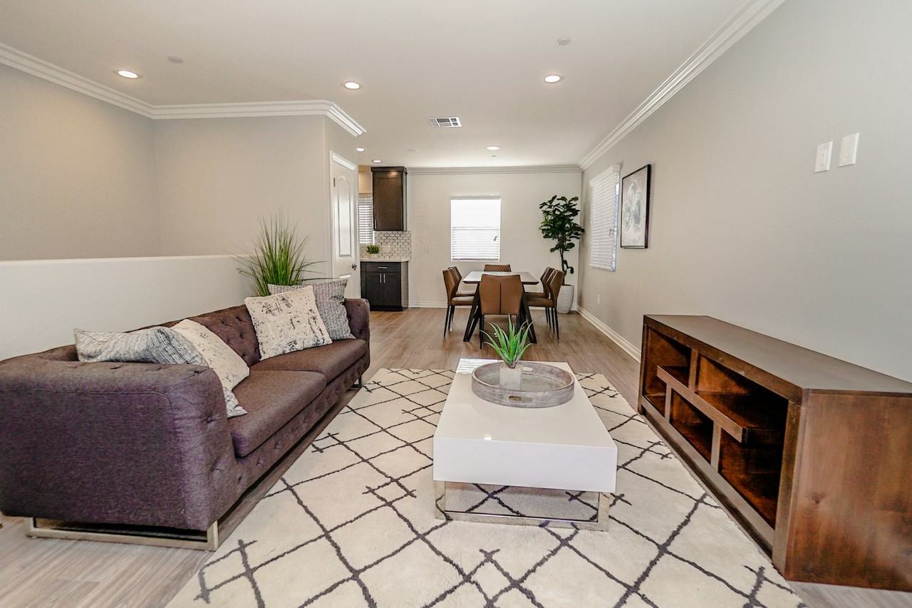 4508 Esmeralda Street, Unit 4508 1/2 - Photo 4 of 50