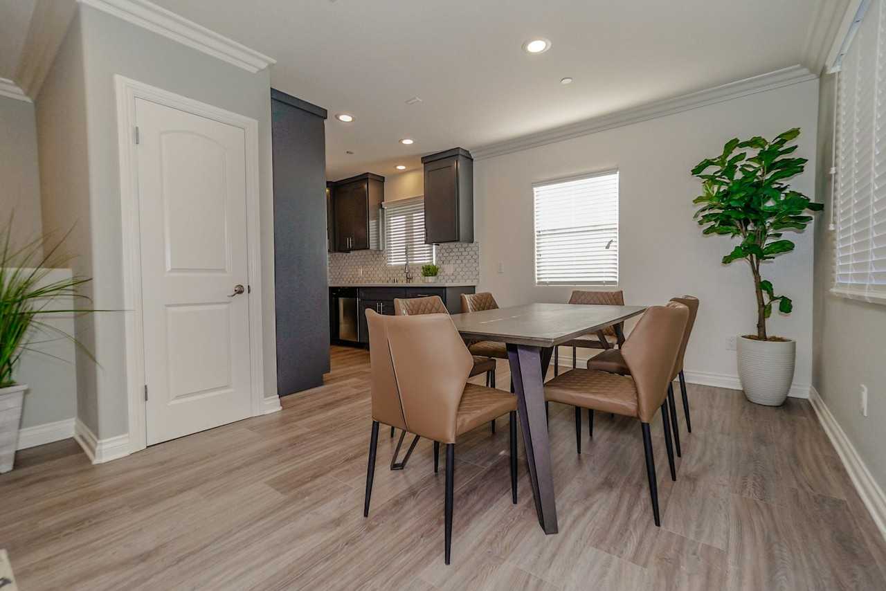 4508 Esmeralda Street, Unit 4508 1/2 - Photo 5 of 50