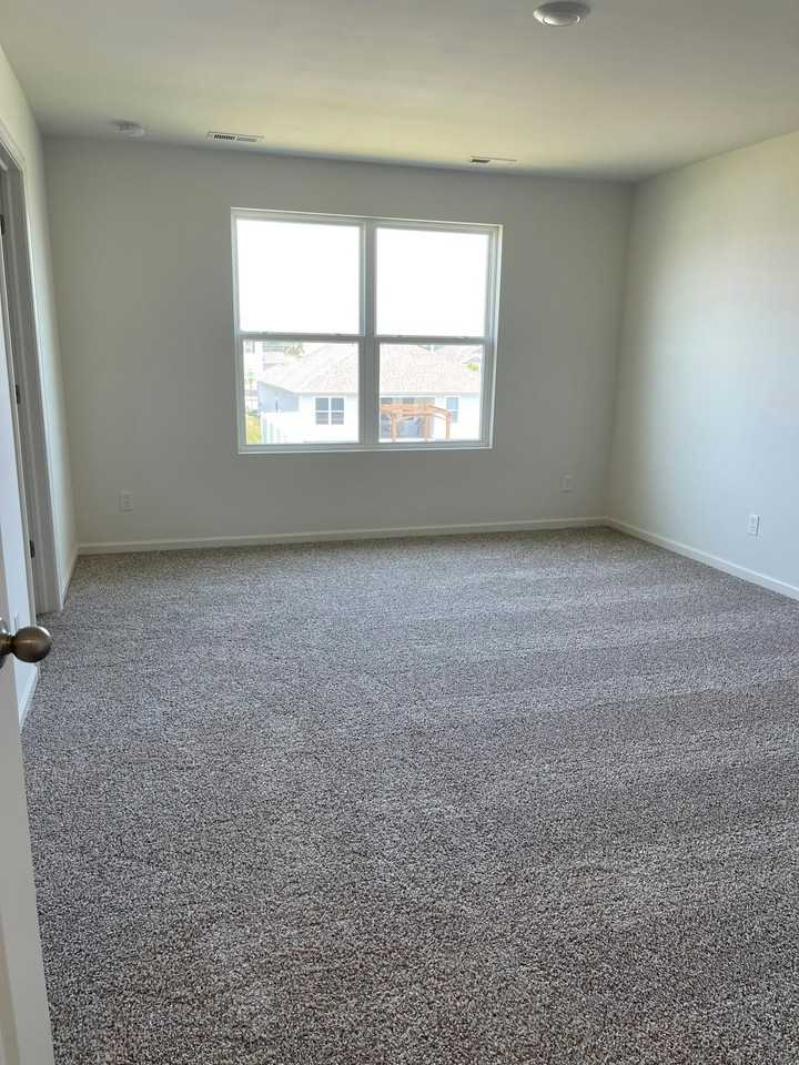 7692 West 105th Place - Photo 3 of 4