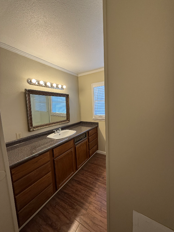 212 Skyline Dr - Photo 5 of 18