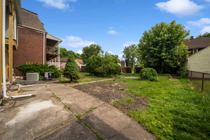 75 Sycamore St #2 - Photo 5 of 19