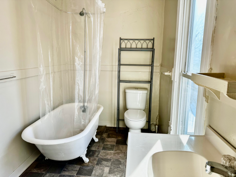 647 W Lexington Ave #3 - Photo 2 of 5