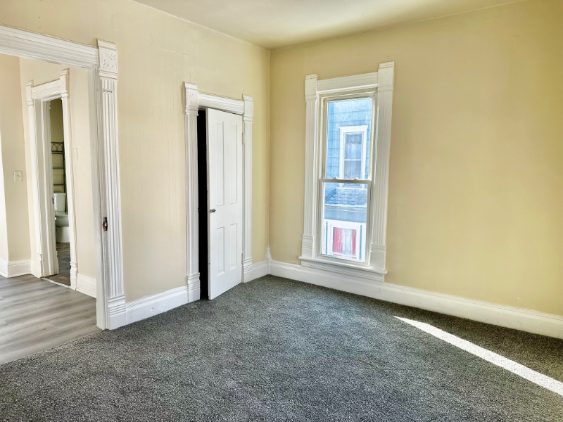 647 W Lexington Ave #3 - Photo 3 of 5