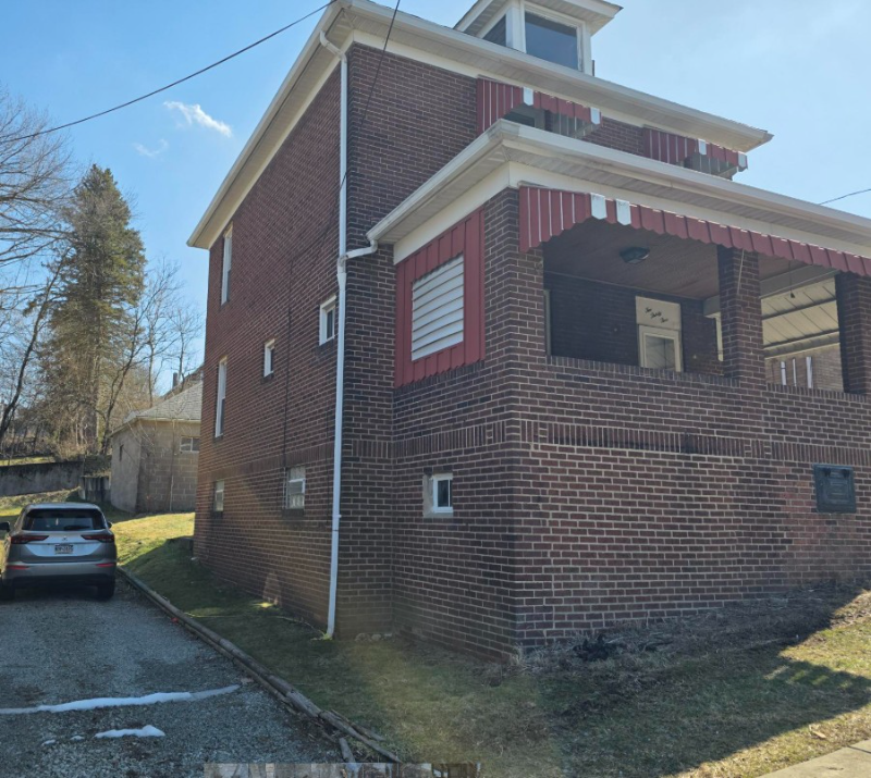 235 Highland Ave - Photo 4 of 17