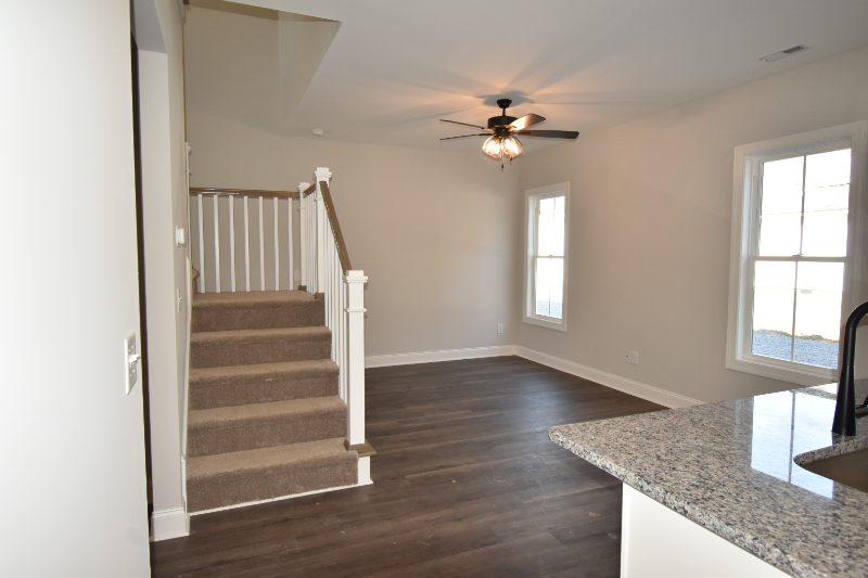 168 W Allen St - Photo 6 of 8