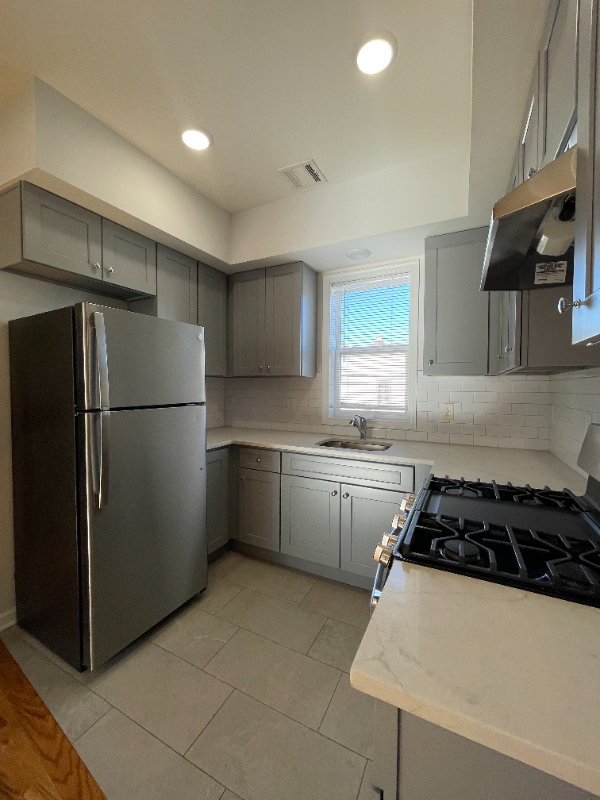 558 Court St #2RIGHT - Photo 2 of 13