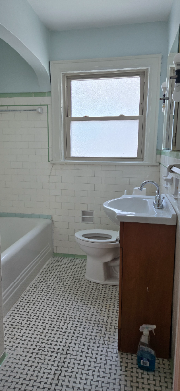 1154 Parkside Ave - Photo 5 of 7