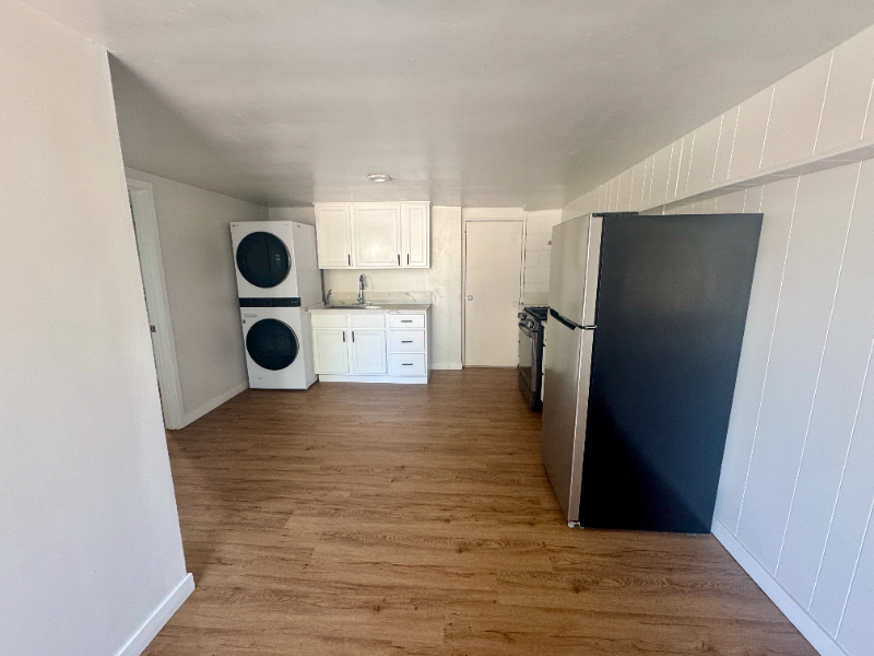 5557 Avenue Juan Bautista - Photo 6 of 8