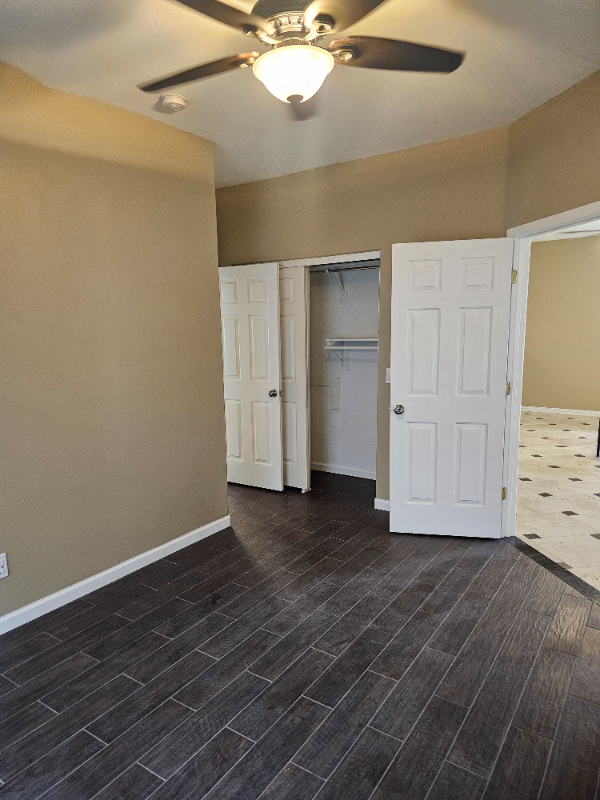 5623 S 54th Dr - Photo 7 of 20