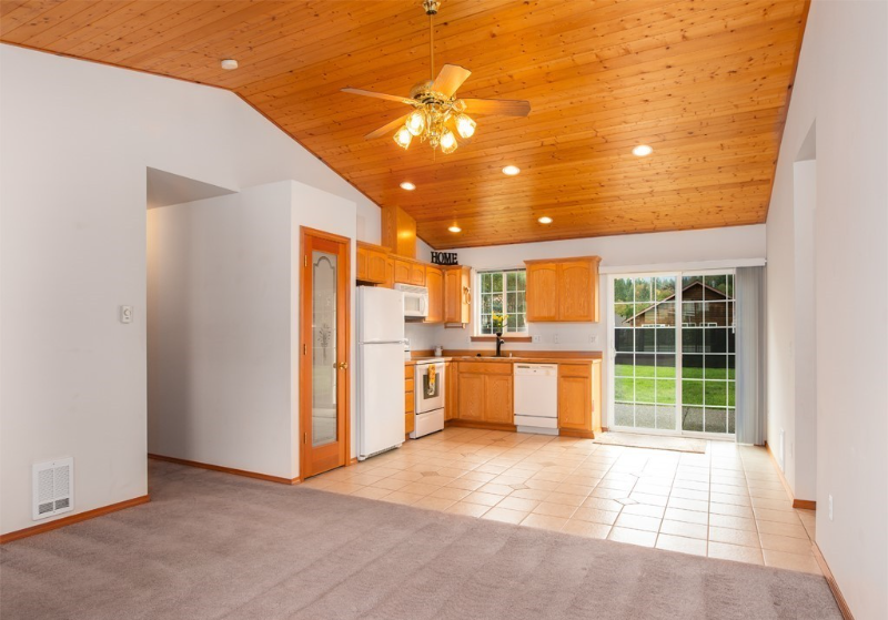 761 Sauk Ave - Photo 2 of 12