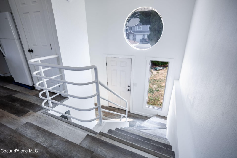 919 E Spruce Ave - Photo 4 of 17