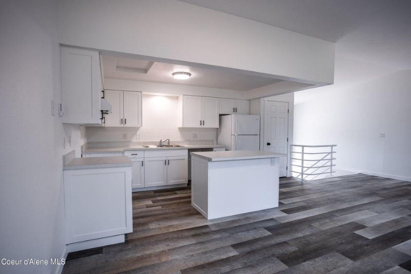 919 E Spruce Ave - Photo 6 of 17