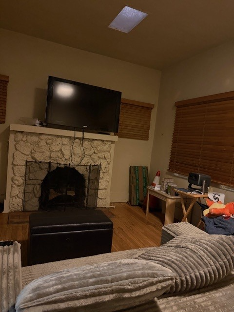 1624 E 7th St - Photo 4 of 10