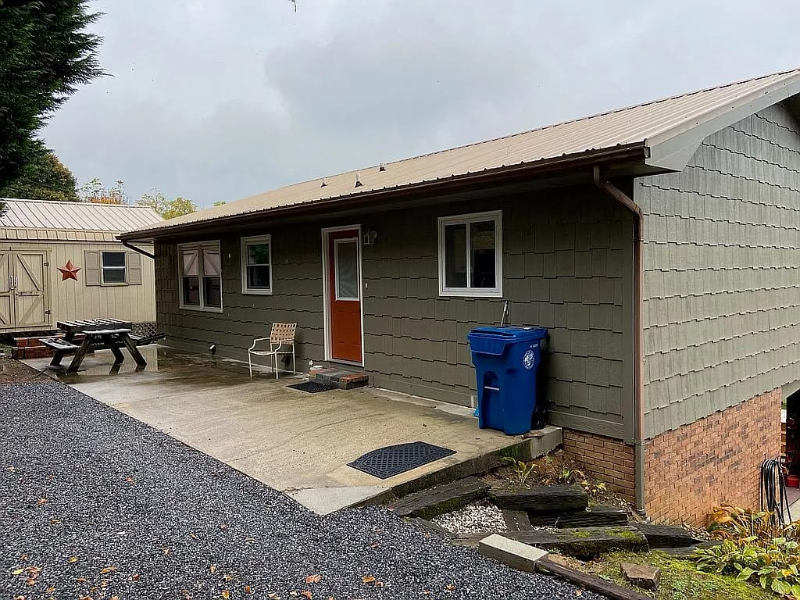 107 Pebblebrook St - Photo 2 of 20