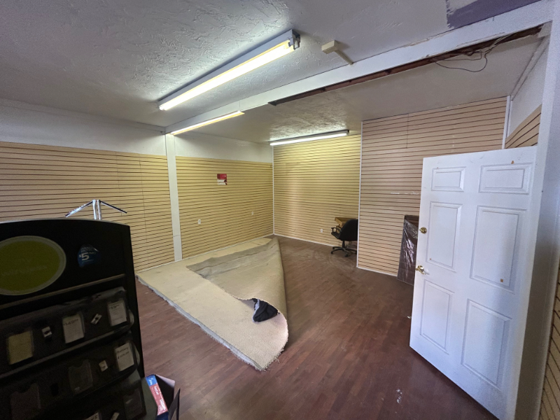 732 Midland Ave - Photo 2 of 4