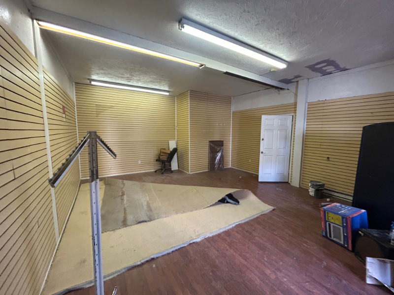 732 Midland Ave - Photo 4 of 4