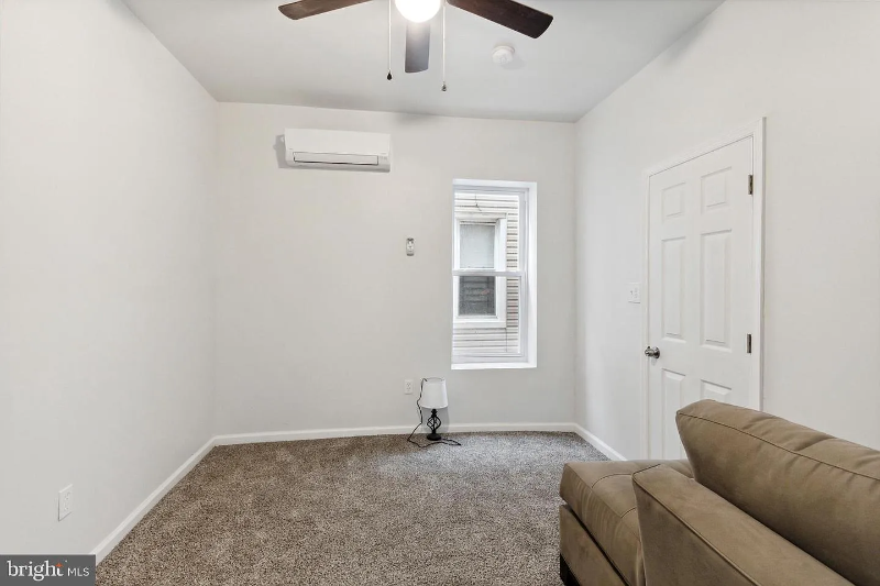 830 W 3rd St #2 - Photo 5 of 8